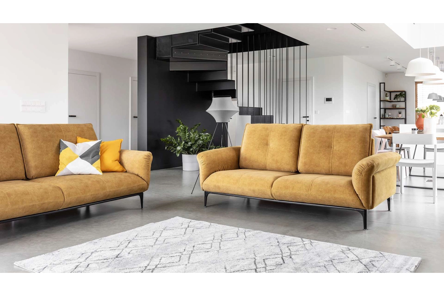 Trzyosobowa sofa Reggio z regulacją głębokości | Wajnert Meble Premium